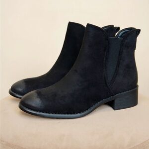 Pierre Dumas Black Ankle Booties